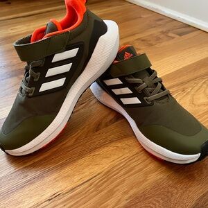 Boys Adidas Shoes size 3